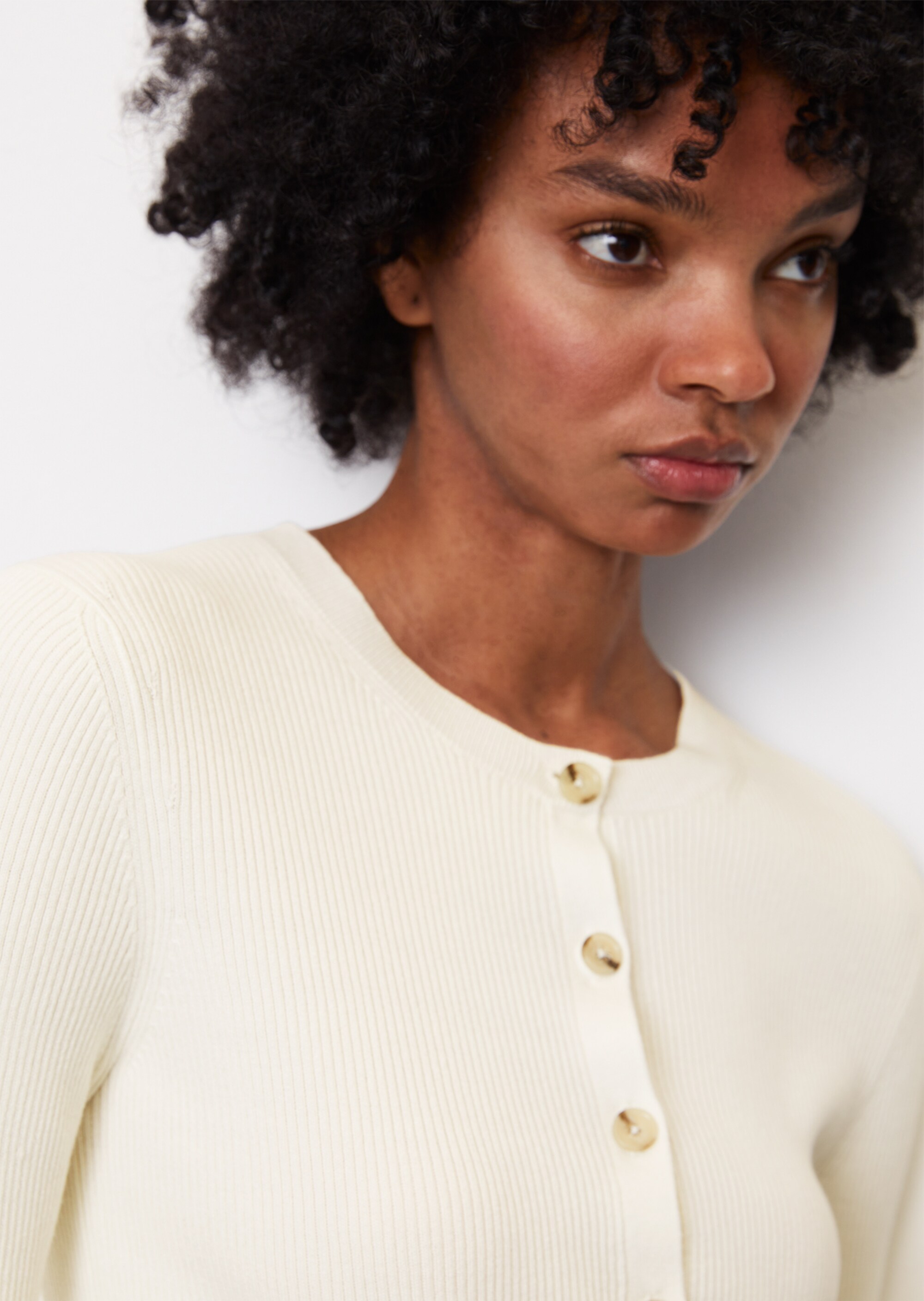 Rippstrick-Rundhals-Cardigan aus Organic Cotton-Garn