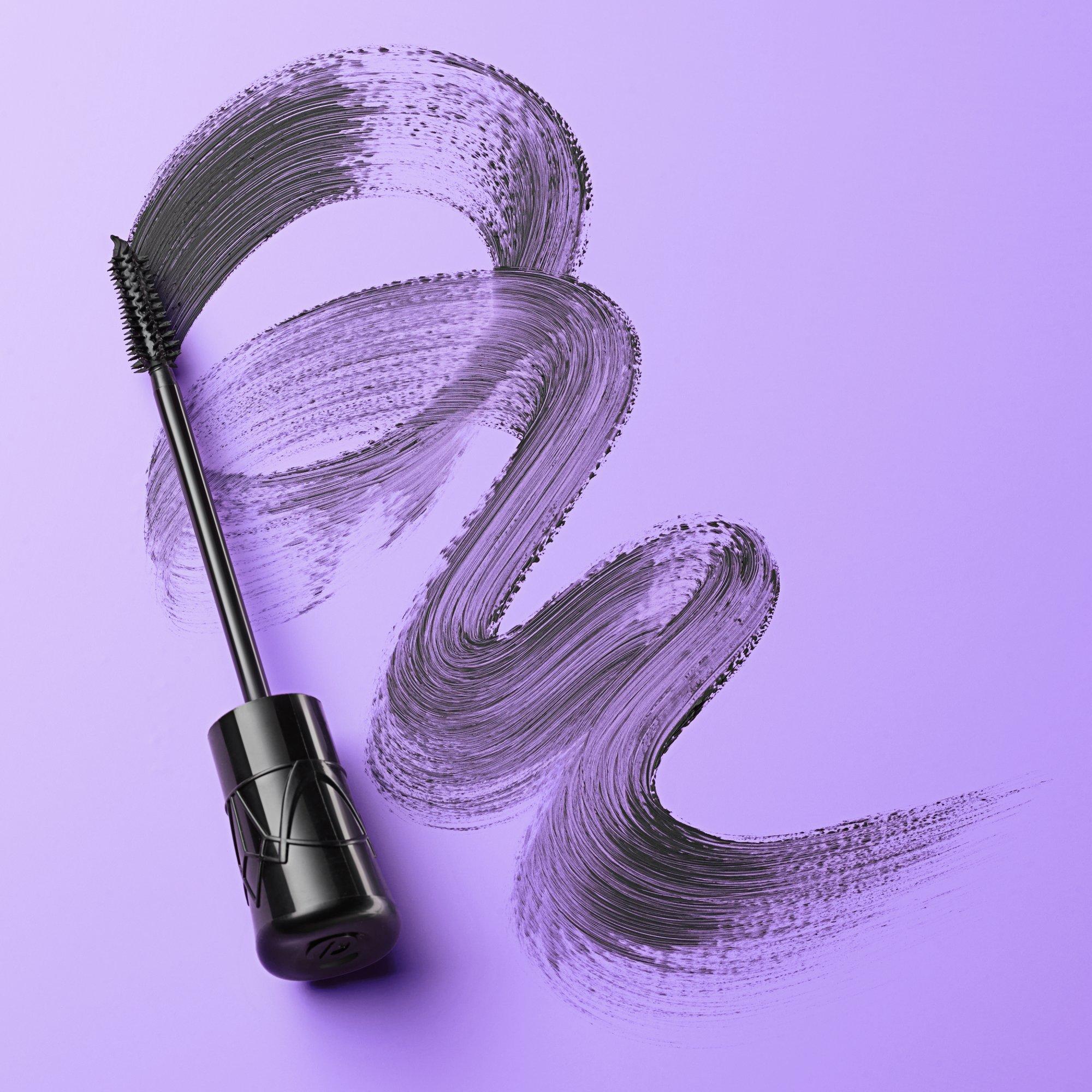 call me Queen dramatic false lash effect mascara