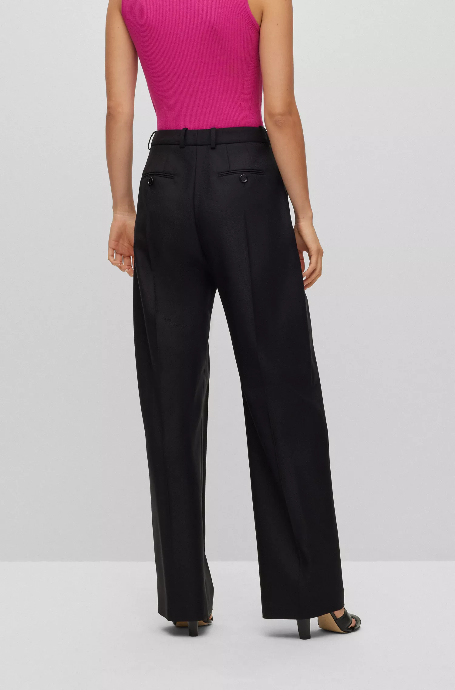 Calça BOSS preta de corte amplo e modelagem relaxada em sarja de lã virgem.