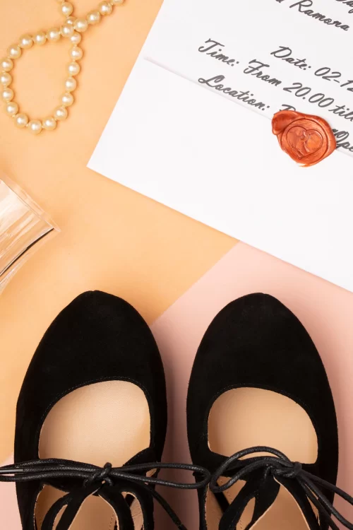 Lola Ramona ♥ Topvintage Angie adora suède pumps in zwart
