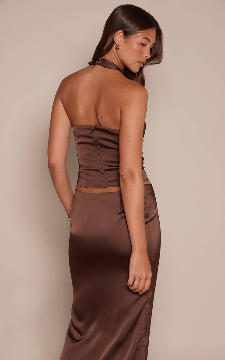 Chocolat Haut Col Halter En Satin Chocolat Avec Col Structuré