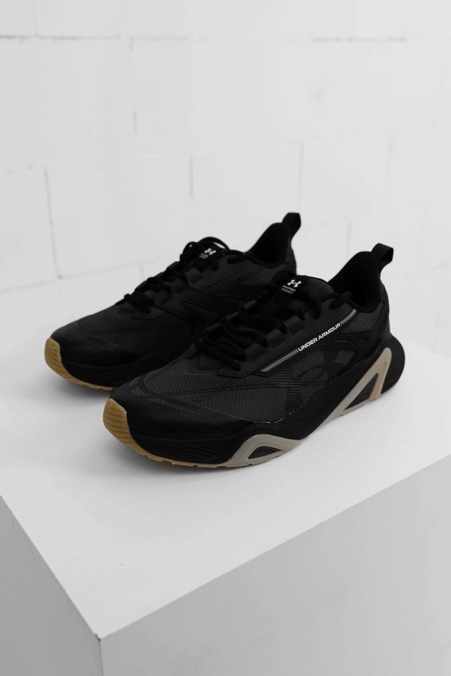 Under Armour Charged Commit TR 5 Sneakers Heren Zwart