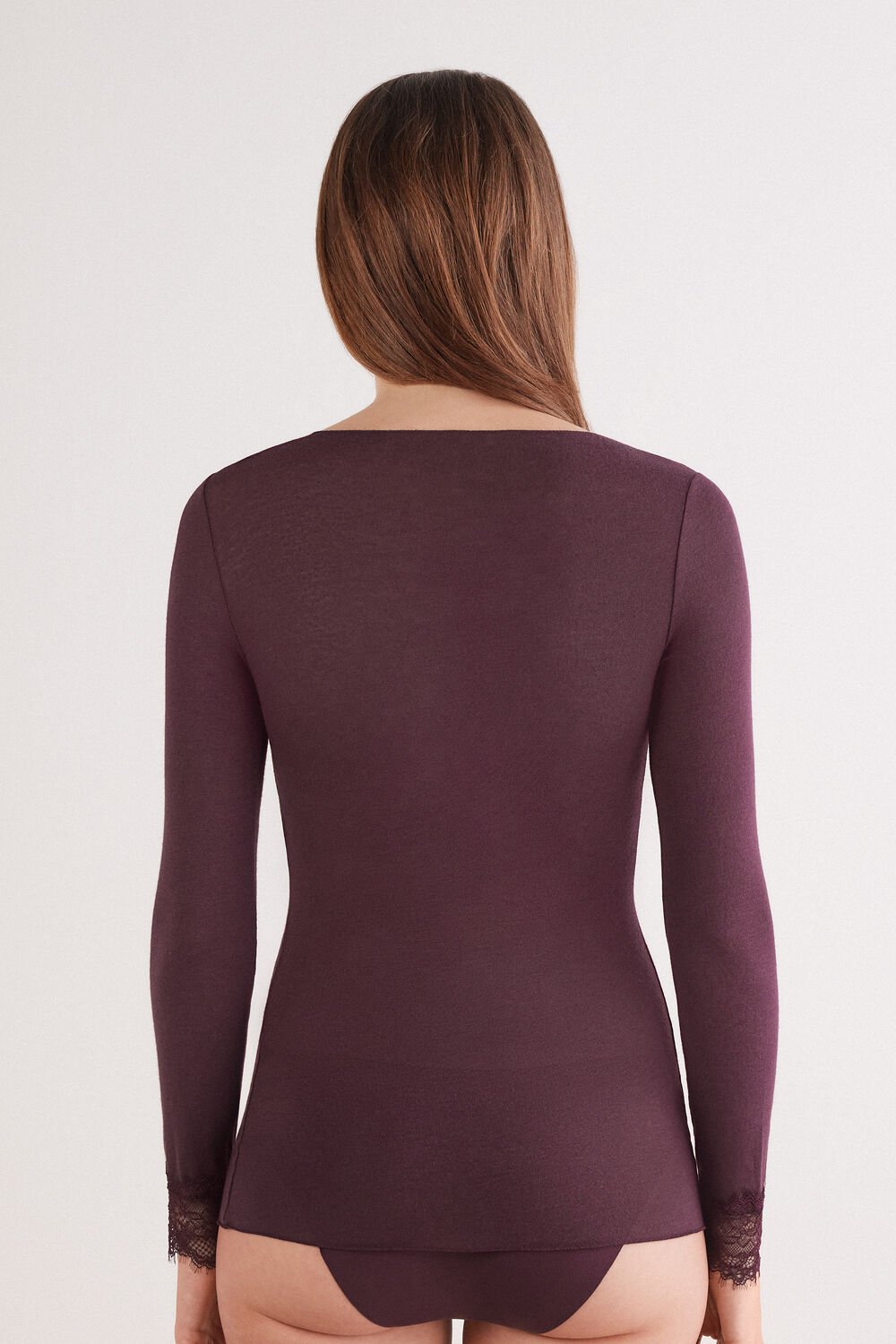 Camisa de manga comprida ultraleve em cashmere com detalhes em renda.