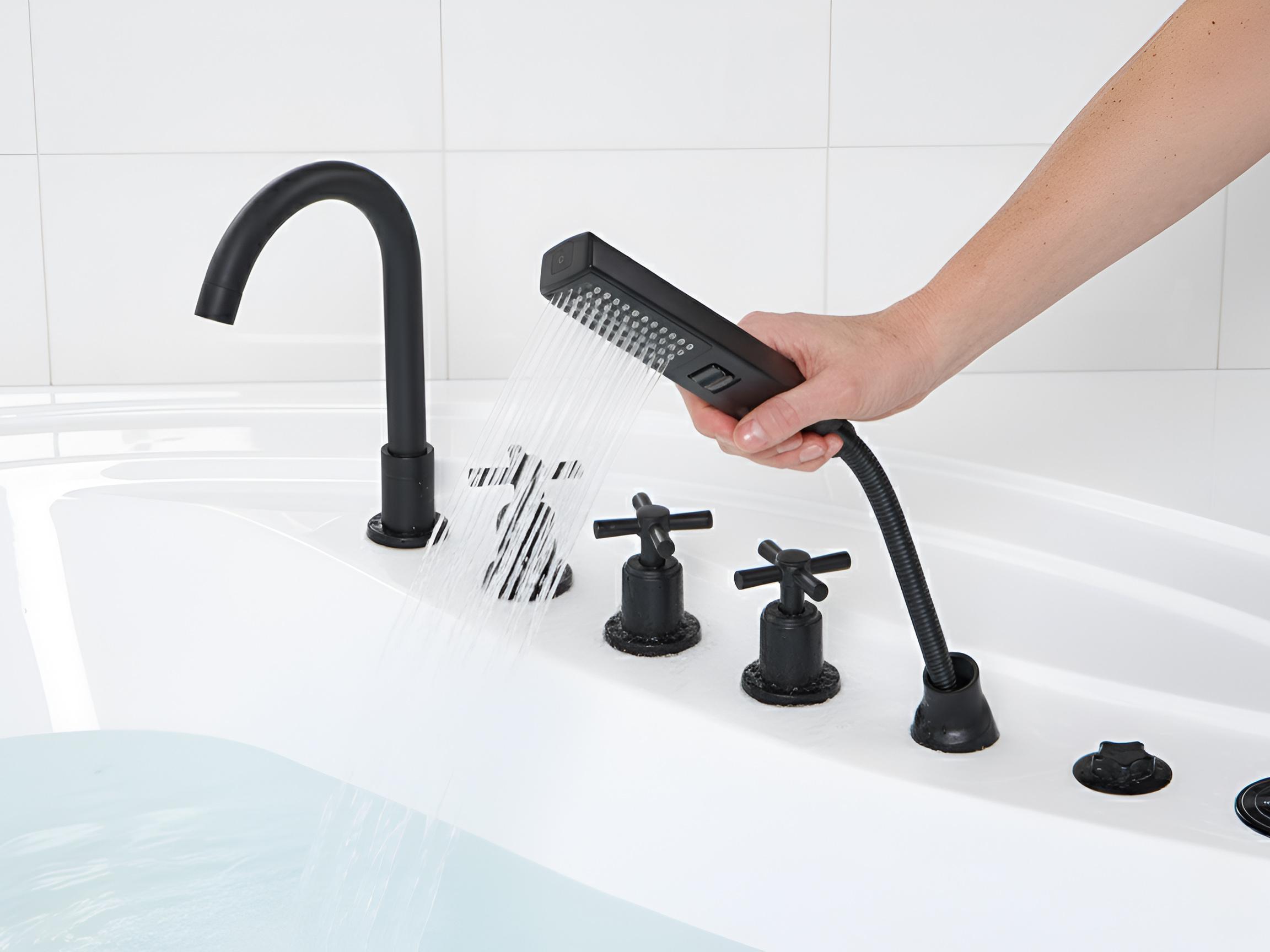 Hoek bubbelbad met LED MANRESA met ingebouwde Bluetooth speaker 225 x 160 cm Wit