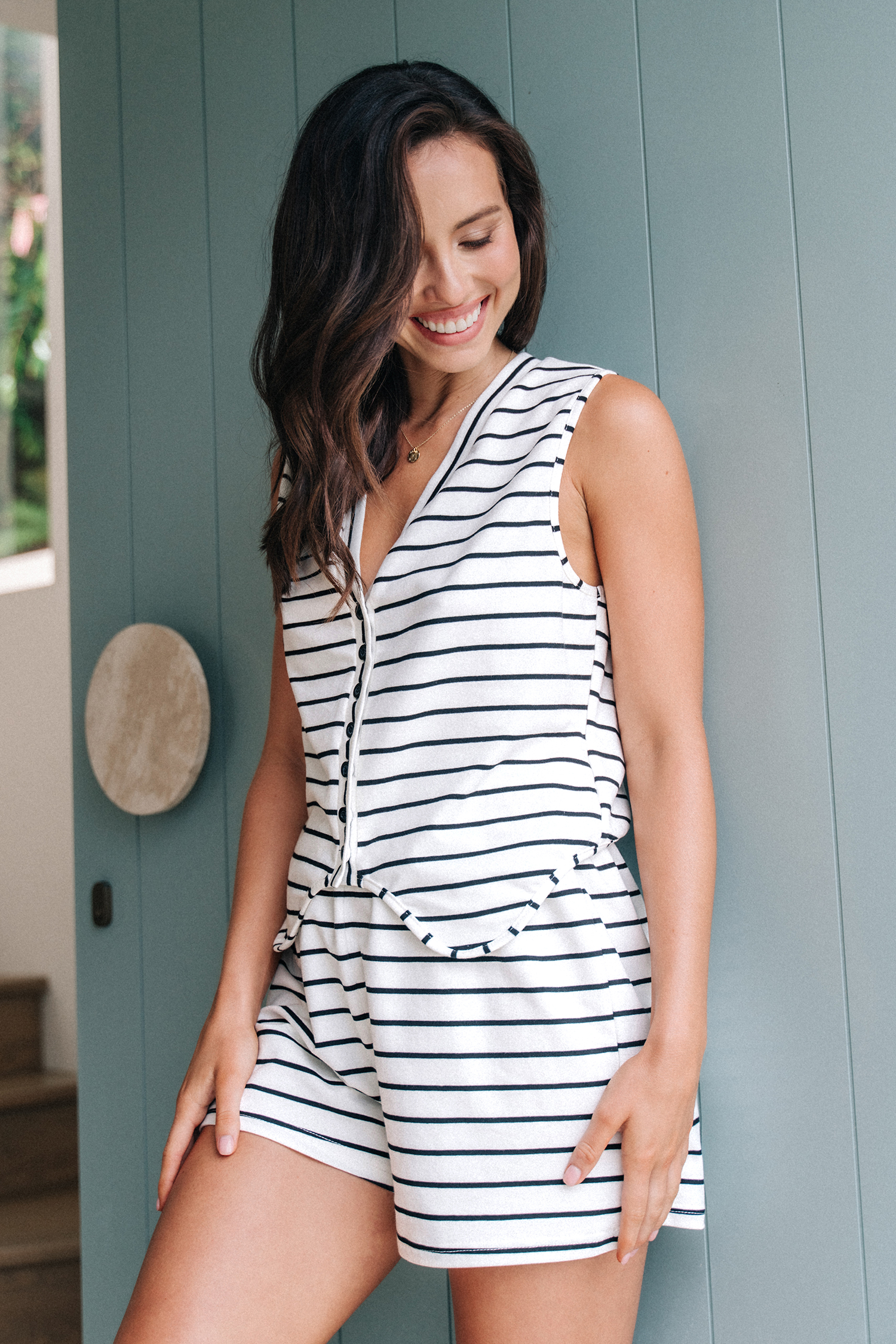 Décardeur asymétrique en pur coton et short à jambes droites