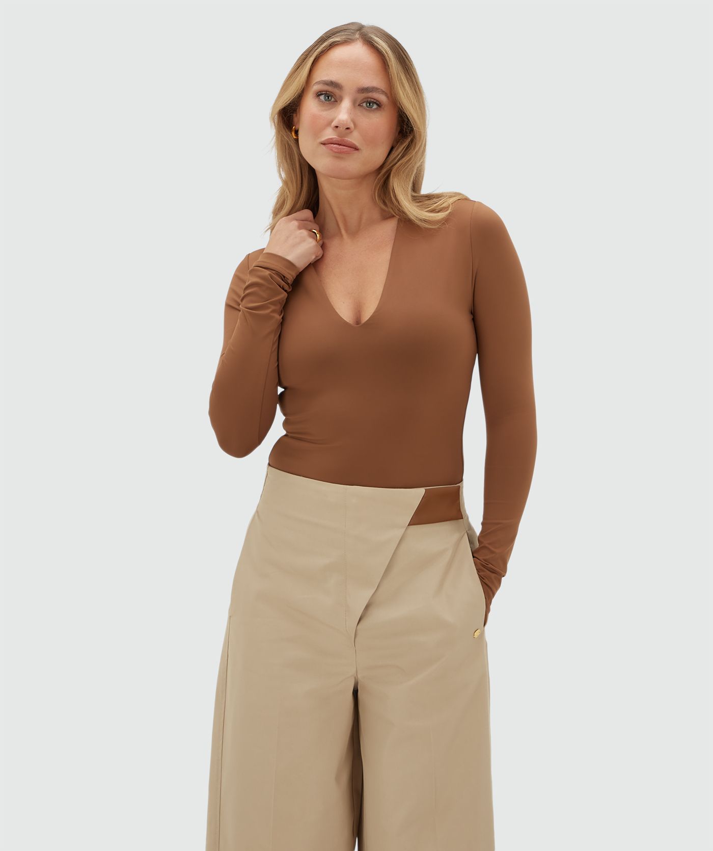 JV-WYREN slim fit body - cognac