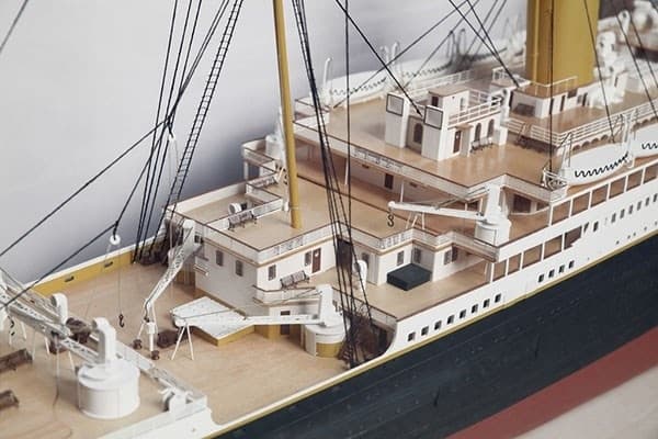 1:144 RMS Titanic Komplett - Skrog i tre