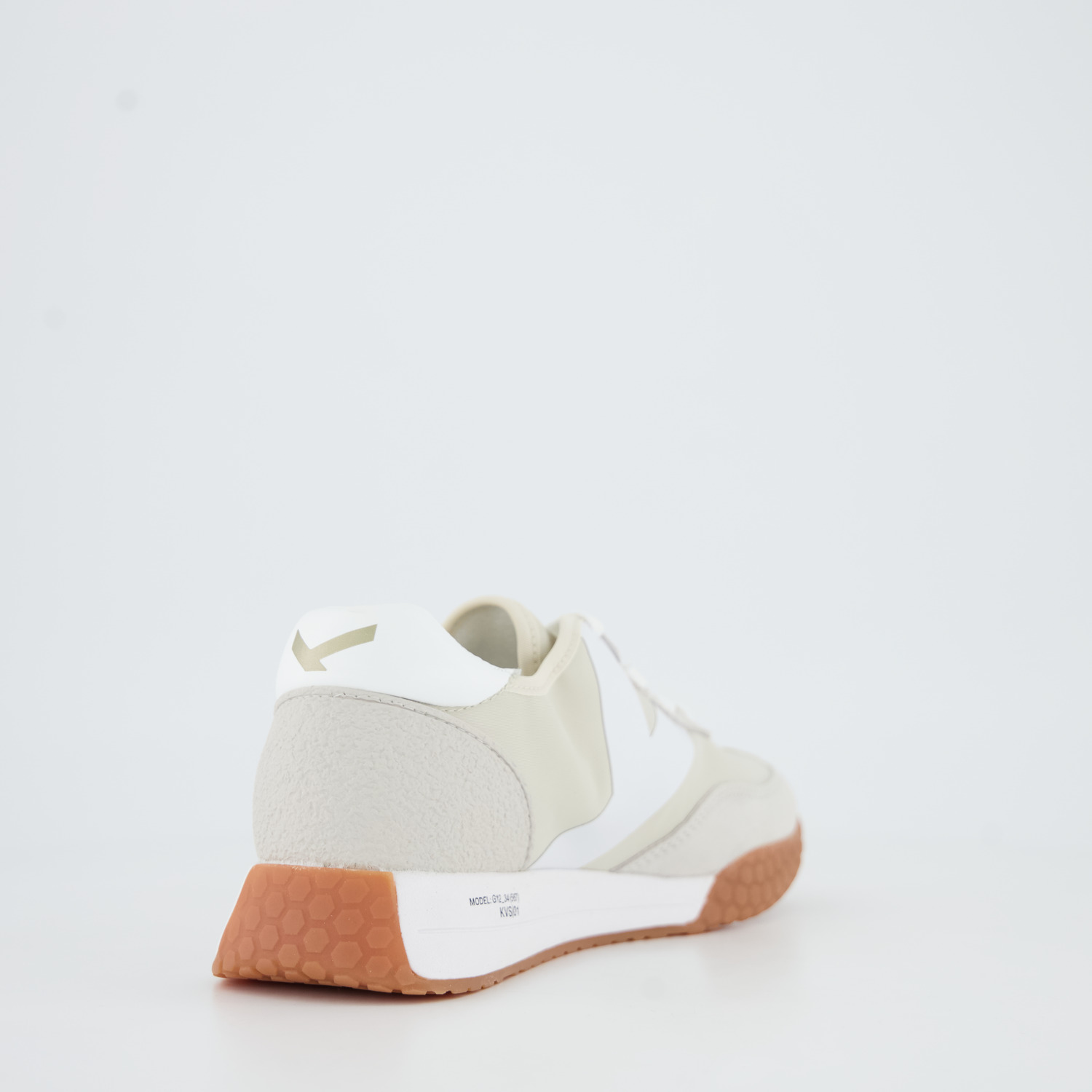 Keh-noo Sneaker