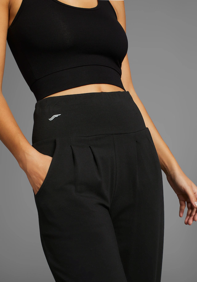 FAYN SPORTS Yogahose  Zwei seitliche Eingrifftaschen & breiter Bund für sicheren Sitz