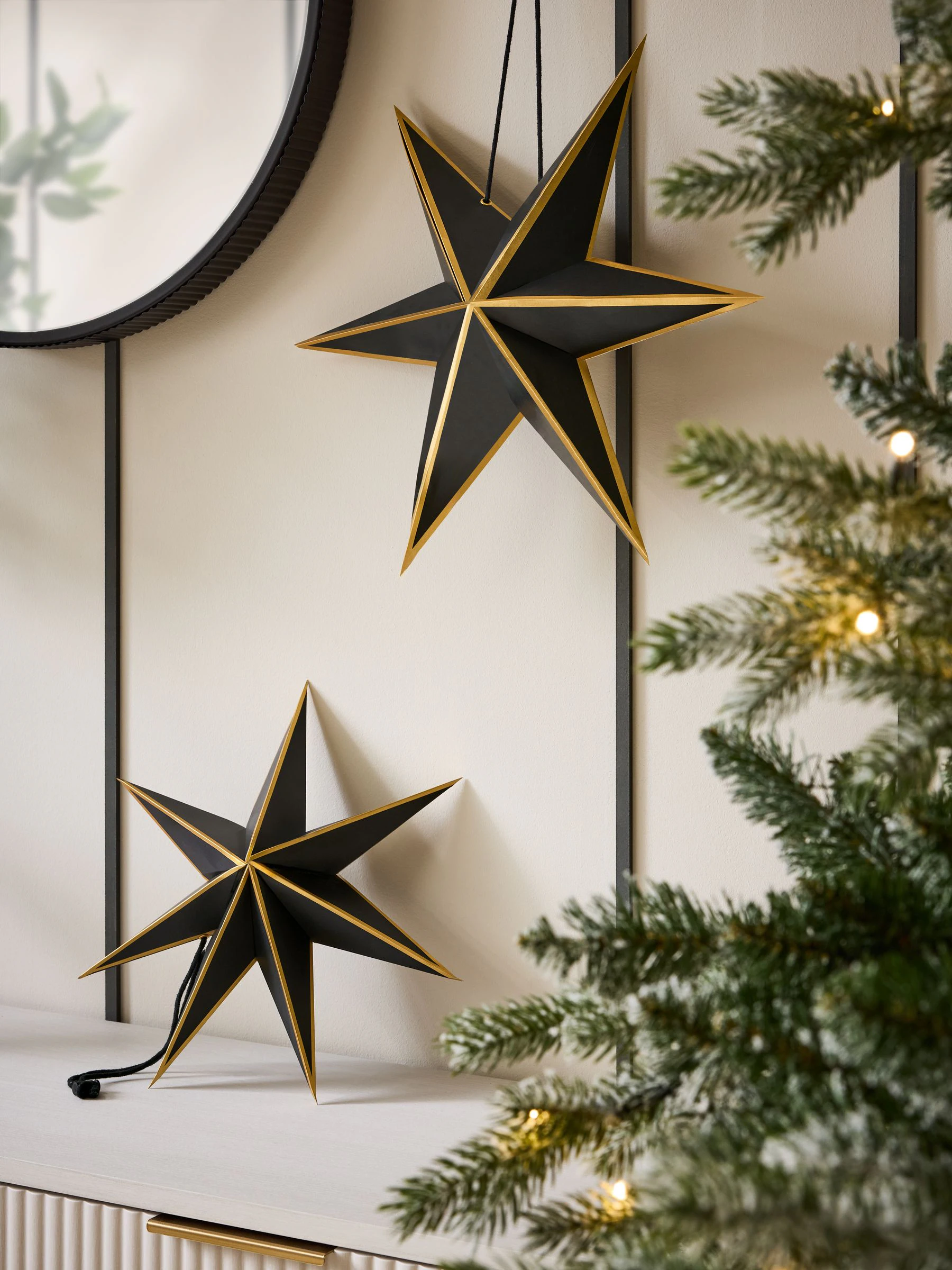 Set van 2 papieren kerstdecoratiesterren