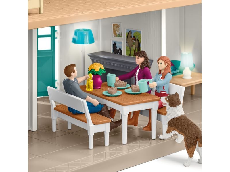 Schleich Spielfigurenset Horse Club Lakeside Pferdehof Playset fördert kreatives Spielen