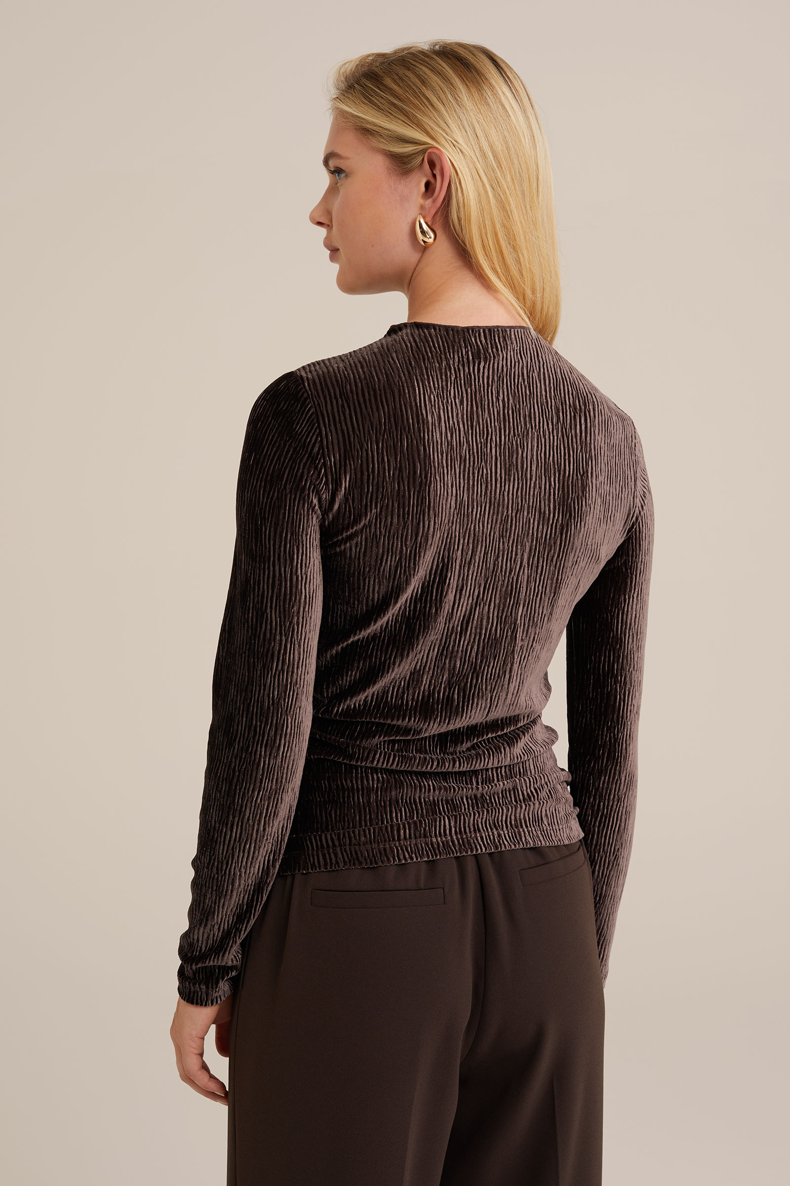 velvet T-shirt met structuur WE Fashion Bruin