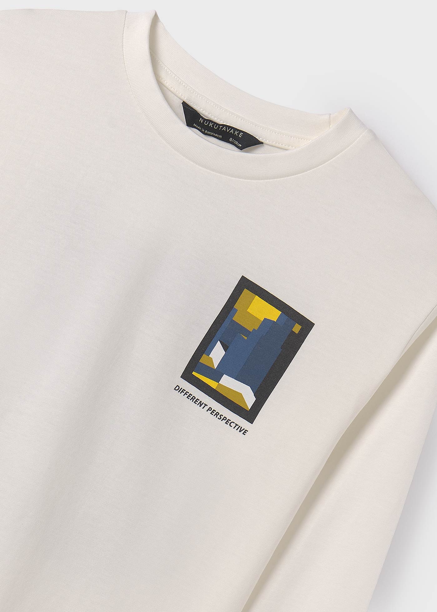 Camiseta infantil Better Cotton com estampa nas costas