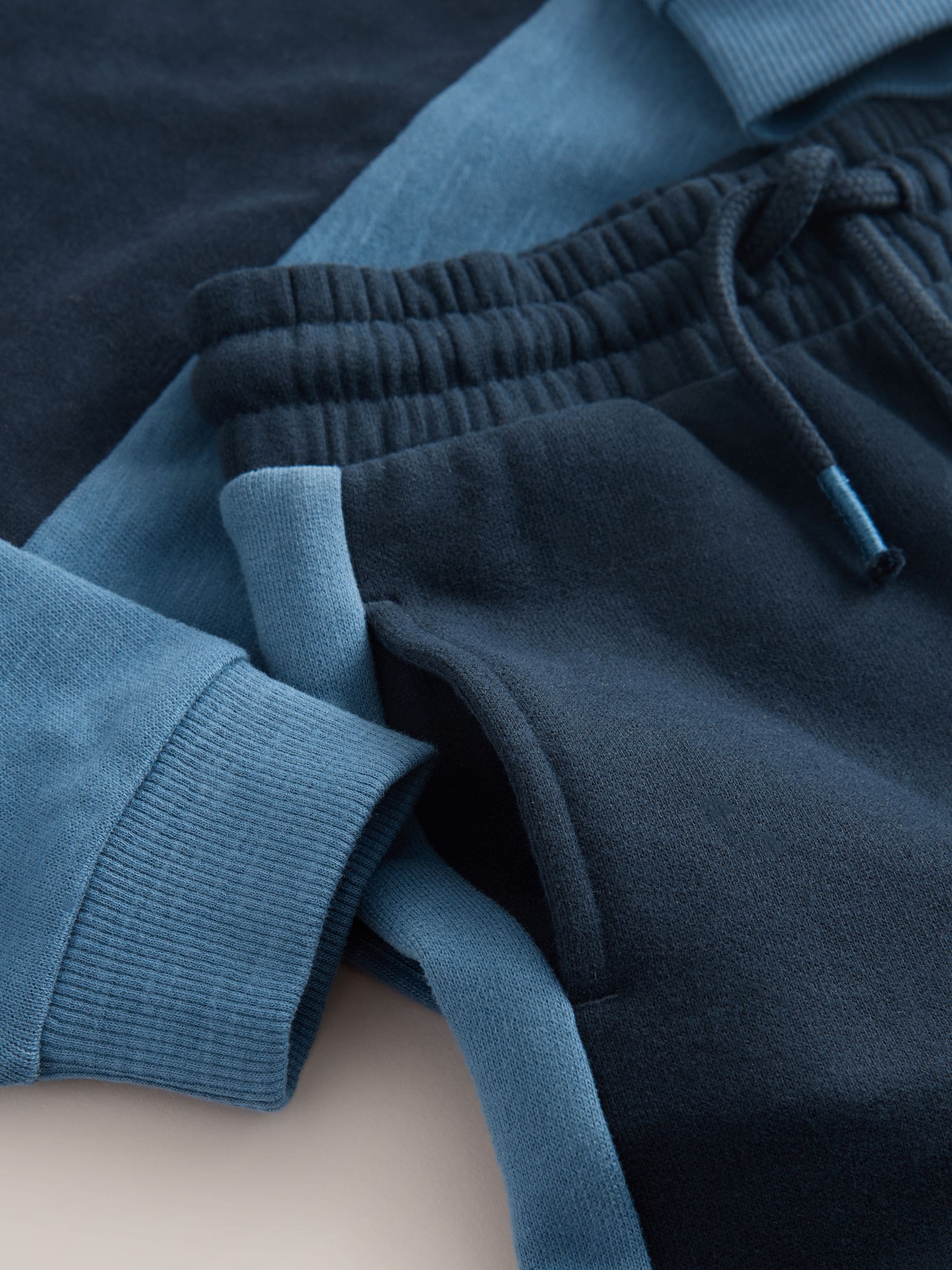 Blauw/marine - Set van zacht T-shirt met lange mouwen en joggingbroek (3mnd-7jr)