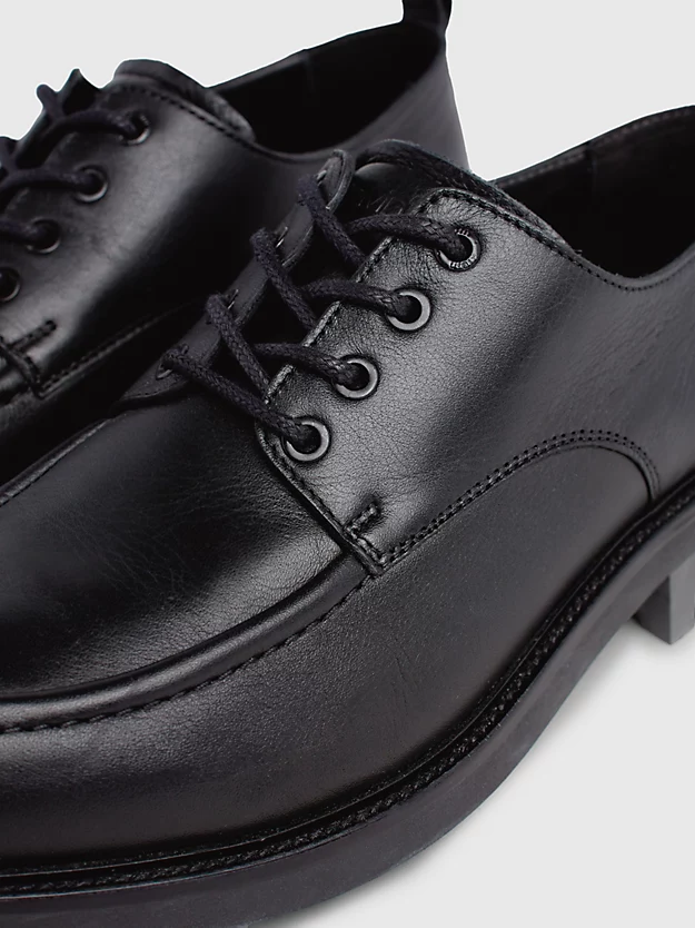 Sapatos infantis de couro com cadarço