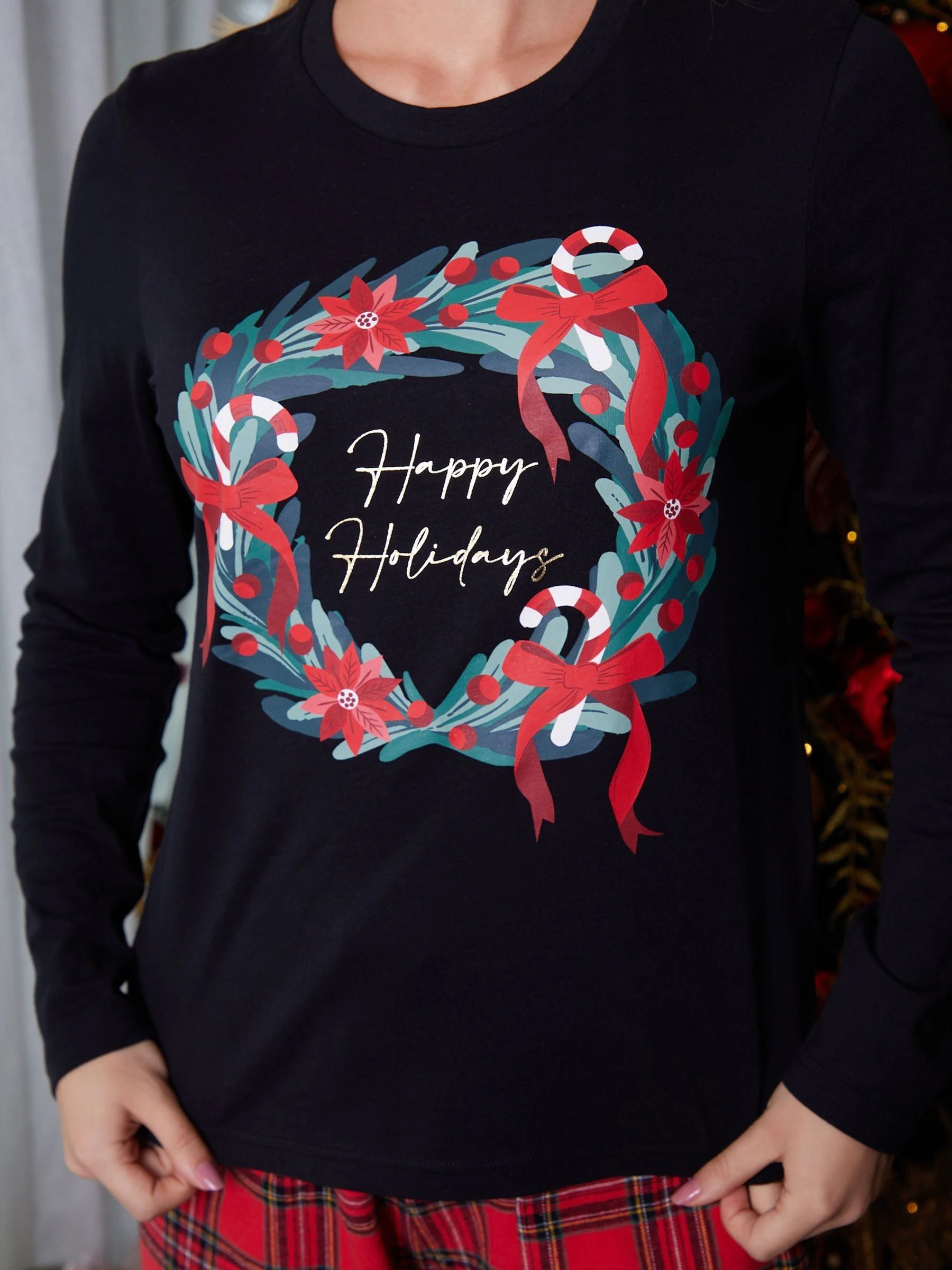 Threadbare Christmas Wreath Long Pyjamas (2-Piece Set)