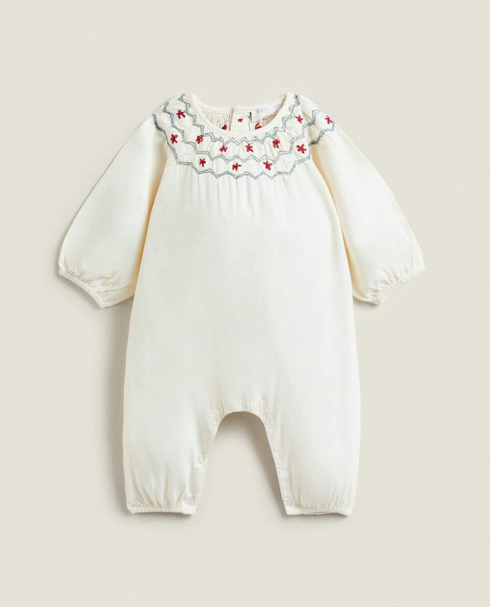 MACACÃO DE BEBÊ BORDADO COM TEMA DE NATAL
