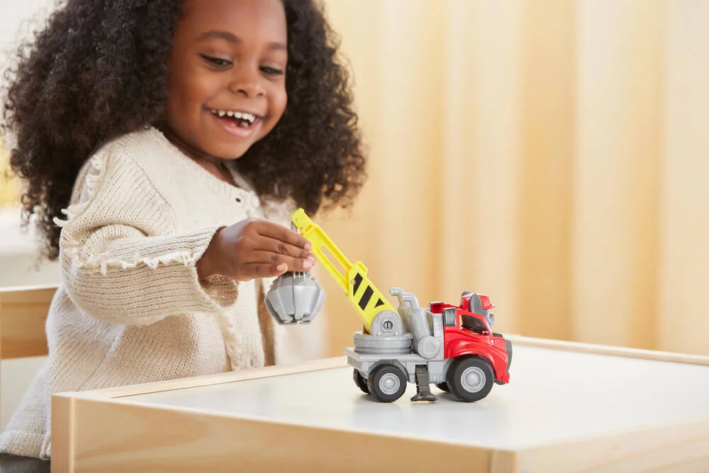 RUBEN ET COMPAGNIE  - VEHICULE ET FIGURINE CHARGER