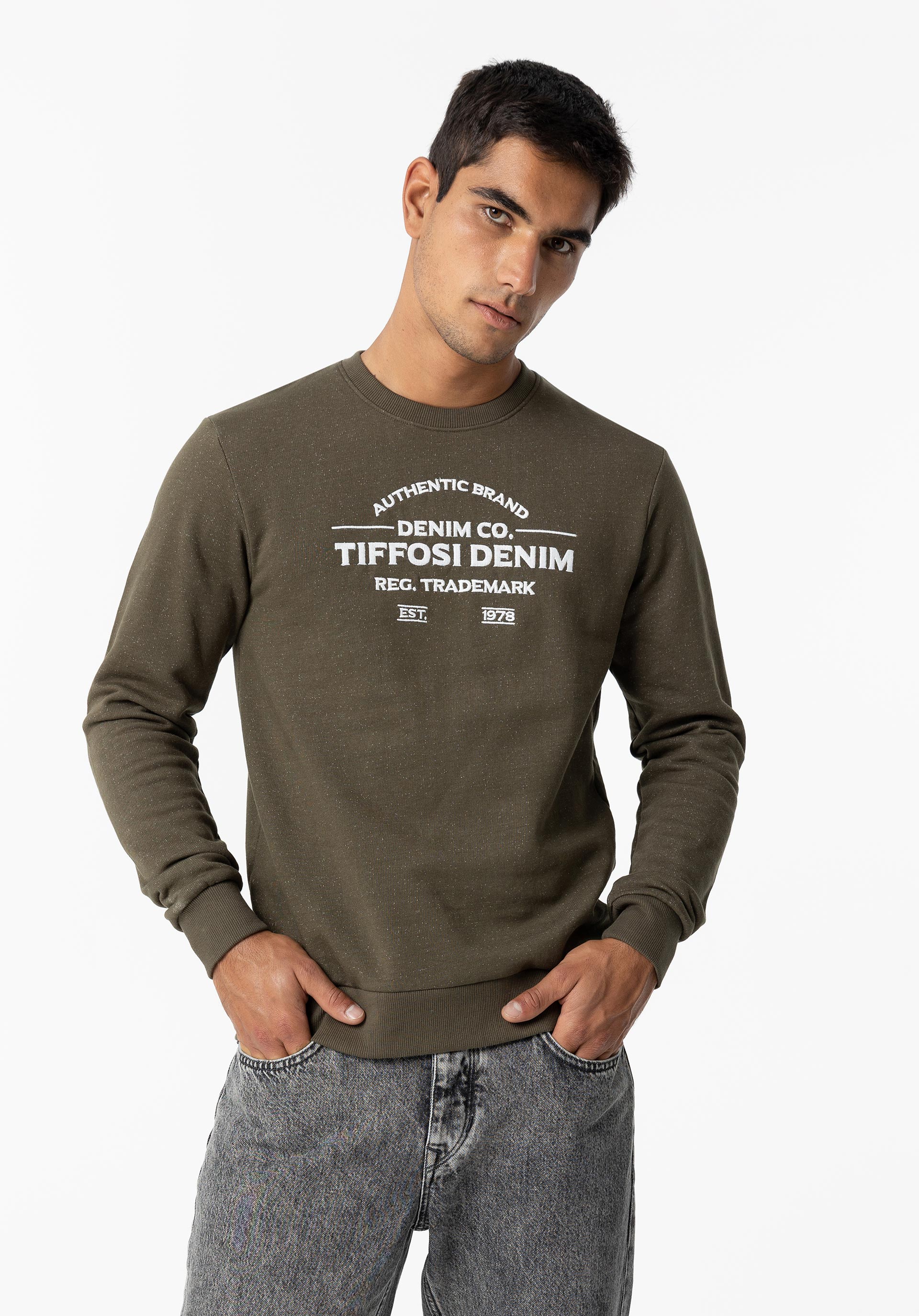 Sweatshirt com Bordado Frontal