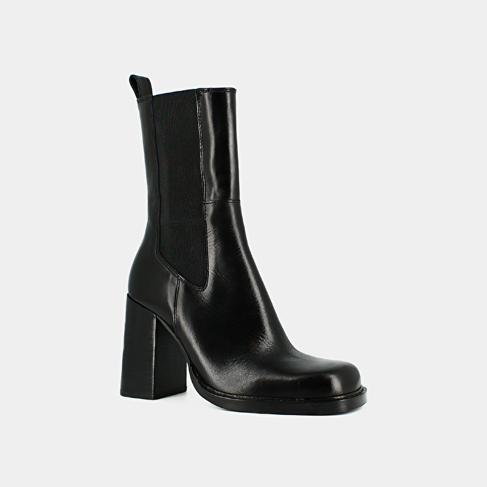 Bottines à talons et bouts carrés  en cuir noir