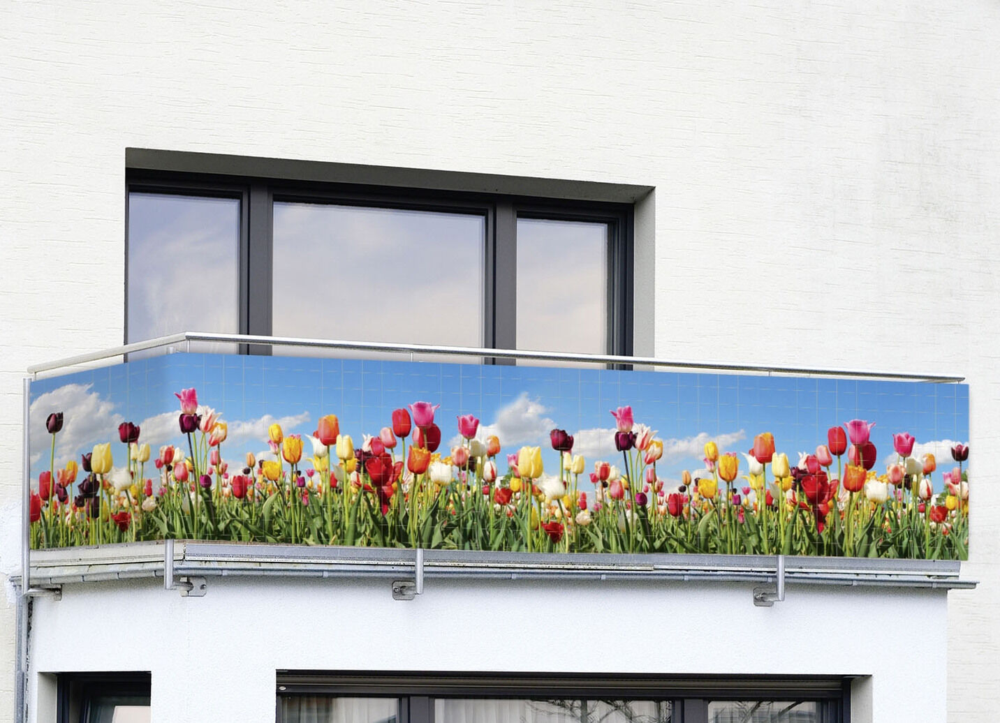 Balkon-Bespannung mit eingearbeiteten Metall-Ösen