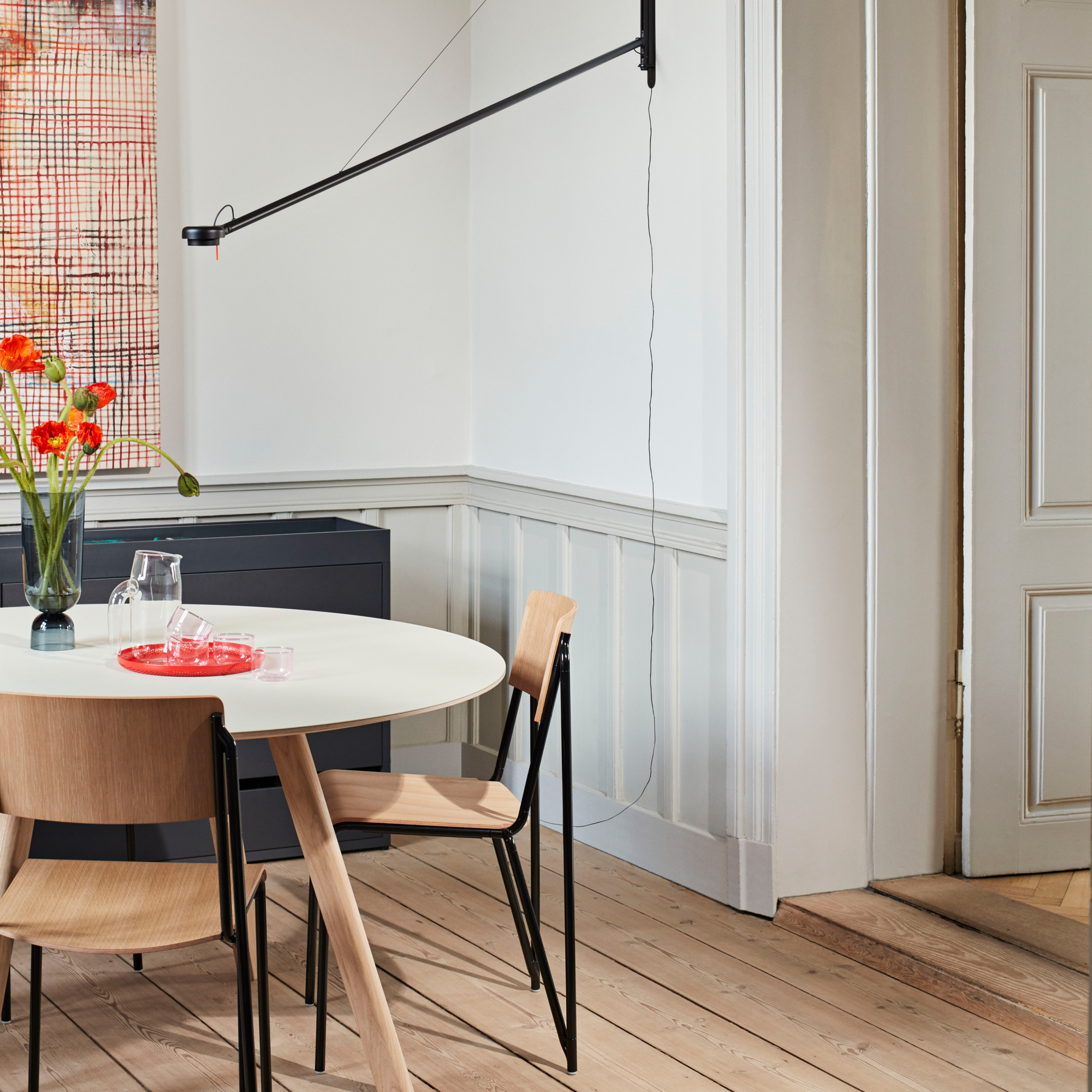 Eettafel CPH 25 Ø140 mat gelakt onderstel linoleum wit blad