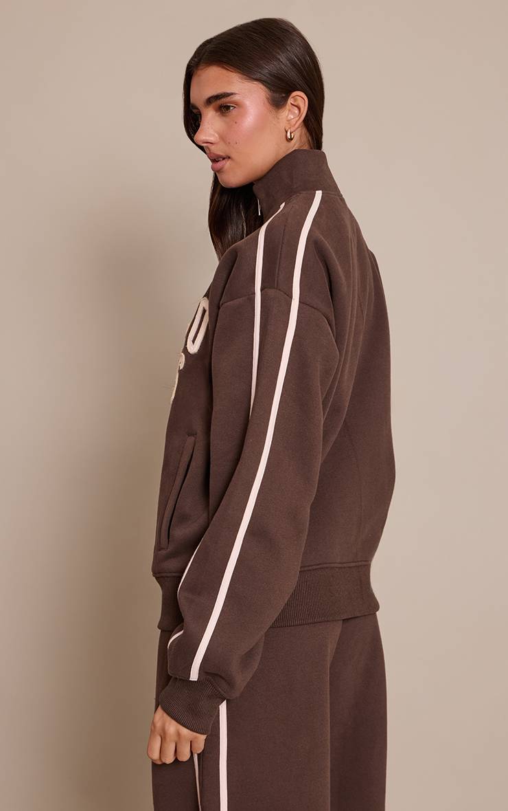 Chocolat Sweat Zippé Crème À Appliqué Monaco Avec Détails Contrastés