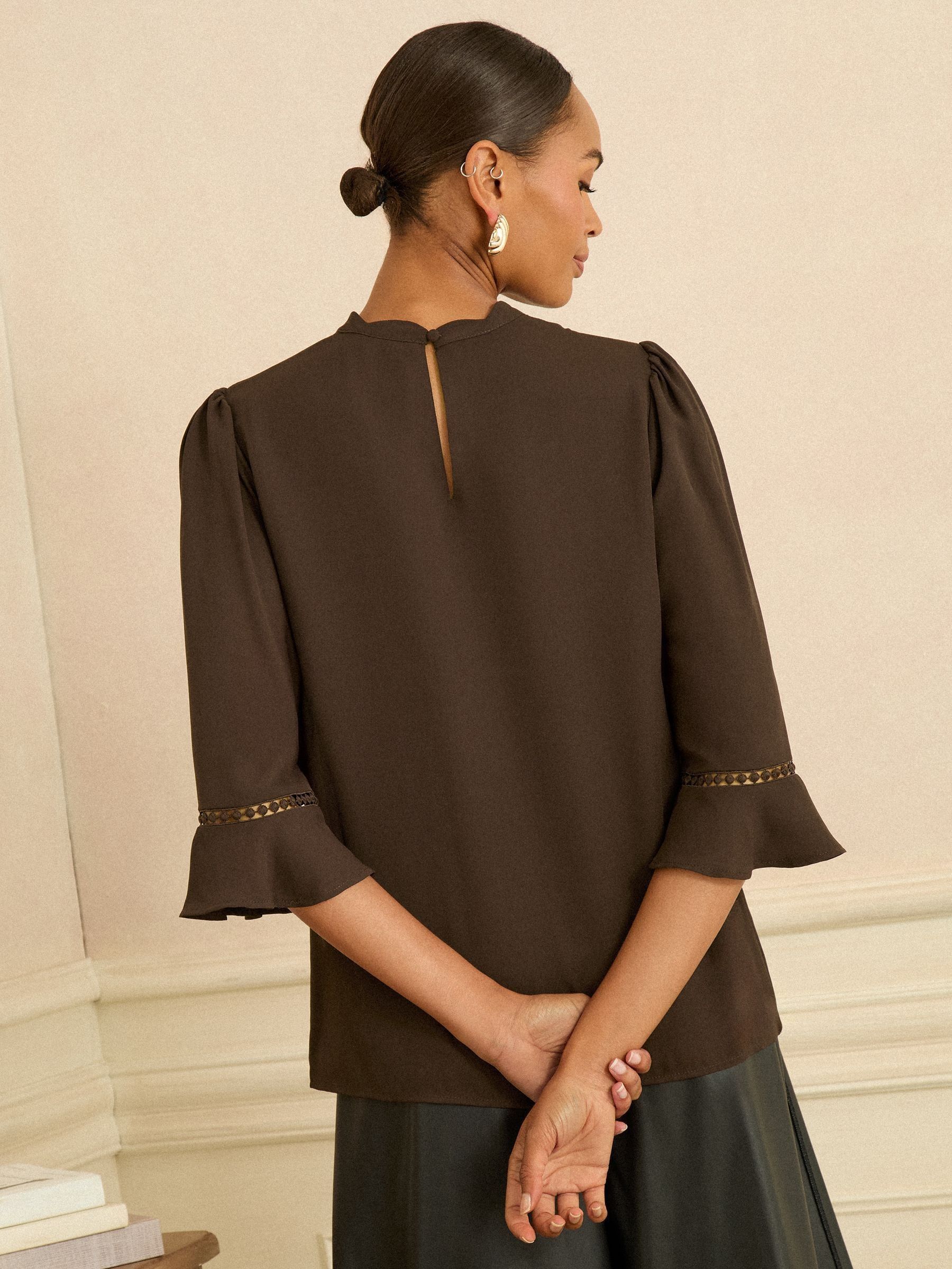 Chocoladebruin - Love & Roses 3/4 blouse met uitlopende mouwen