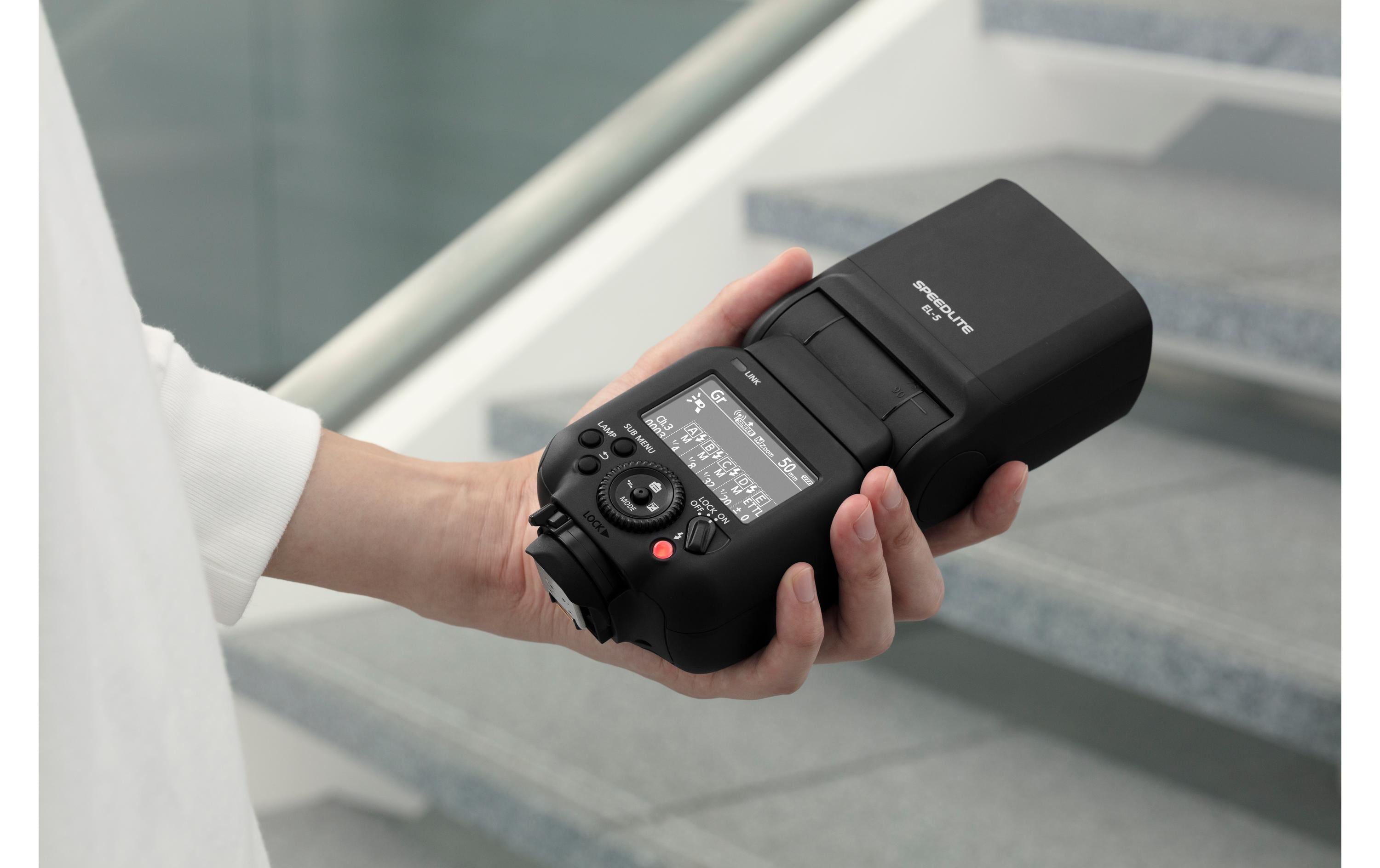 Blitzgerät Speedlite EL-5<br>Professionelles Blitzlicht mit entsprechender Leistung