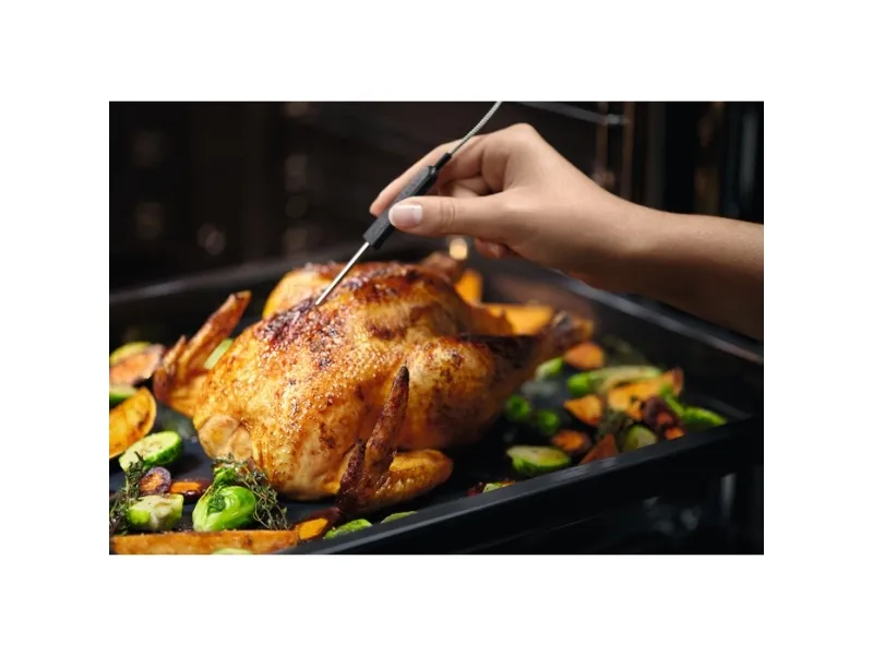 Electrolux SteamBoost 800 EOB7S31Z - Ovn - med dampfunktion - til indbygning - niche - bredde: 56 cm - dybde: 55 cm - højde: 57.8 cm - med selv-rengøring - Klasse A  - sort