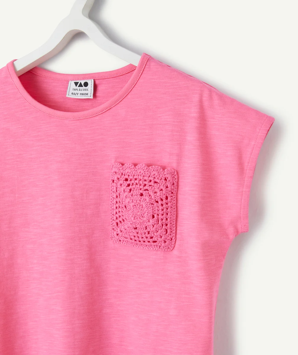 T-SHIRT FILLE EN COTON BIO ROSE AVEC POCHE EN CROCHET