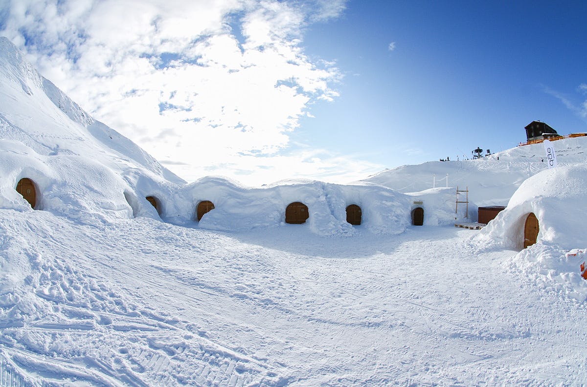 Iglu-Übernachtung in Oberstdorf als romantisches Geschenk