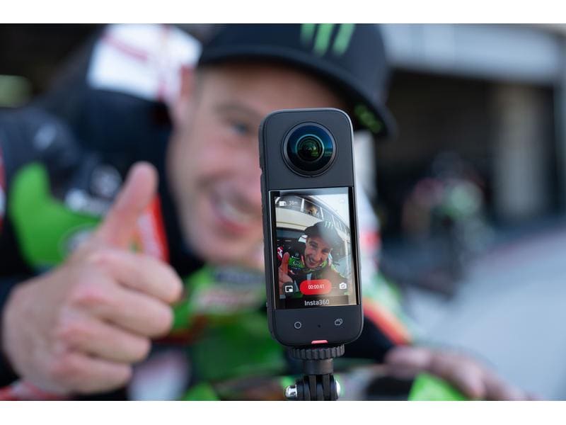 Insta360 360°-Videokamera X3 Kompakte 360-Action-Kamera mit grossem Touchscreen