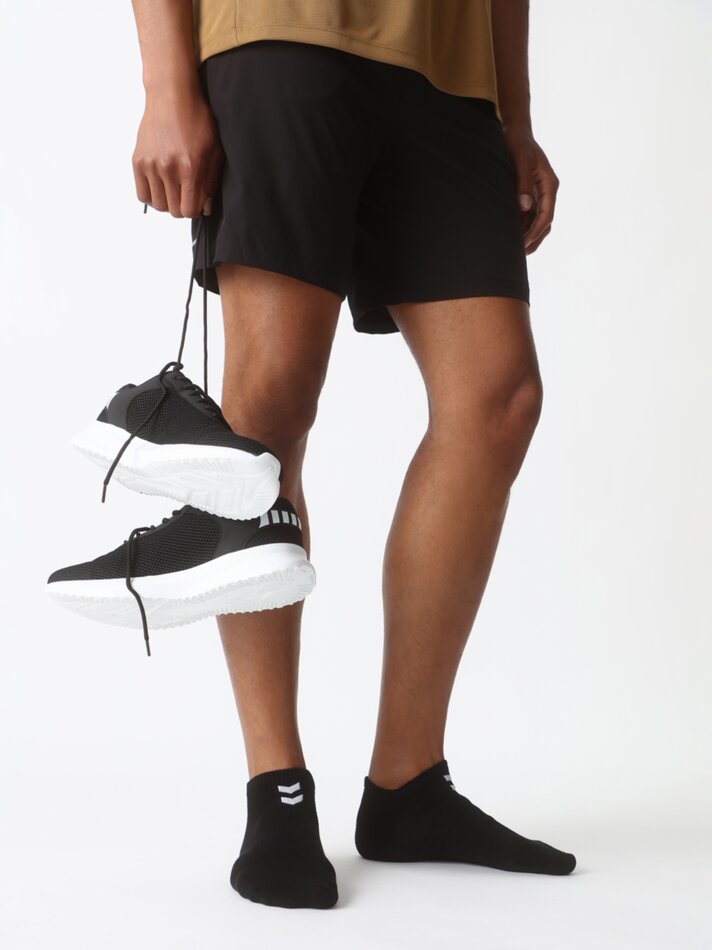 Pacote com 6 pares de meias esportivas até o tornozelo - Pretas