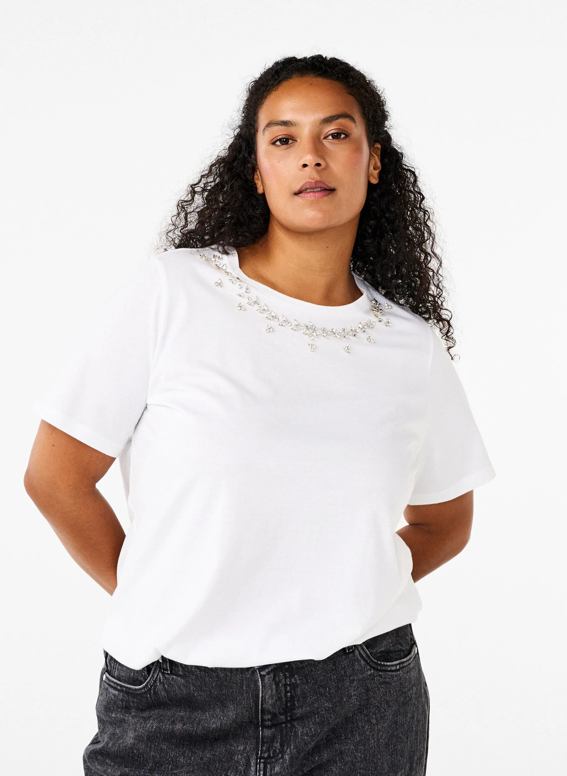 T-shirt med rund hals og rhinsten
