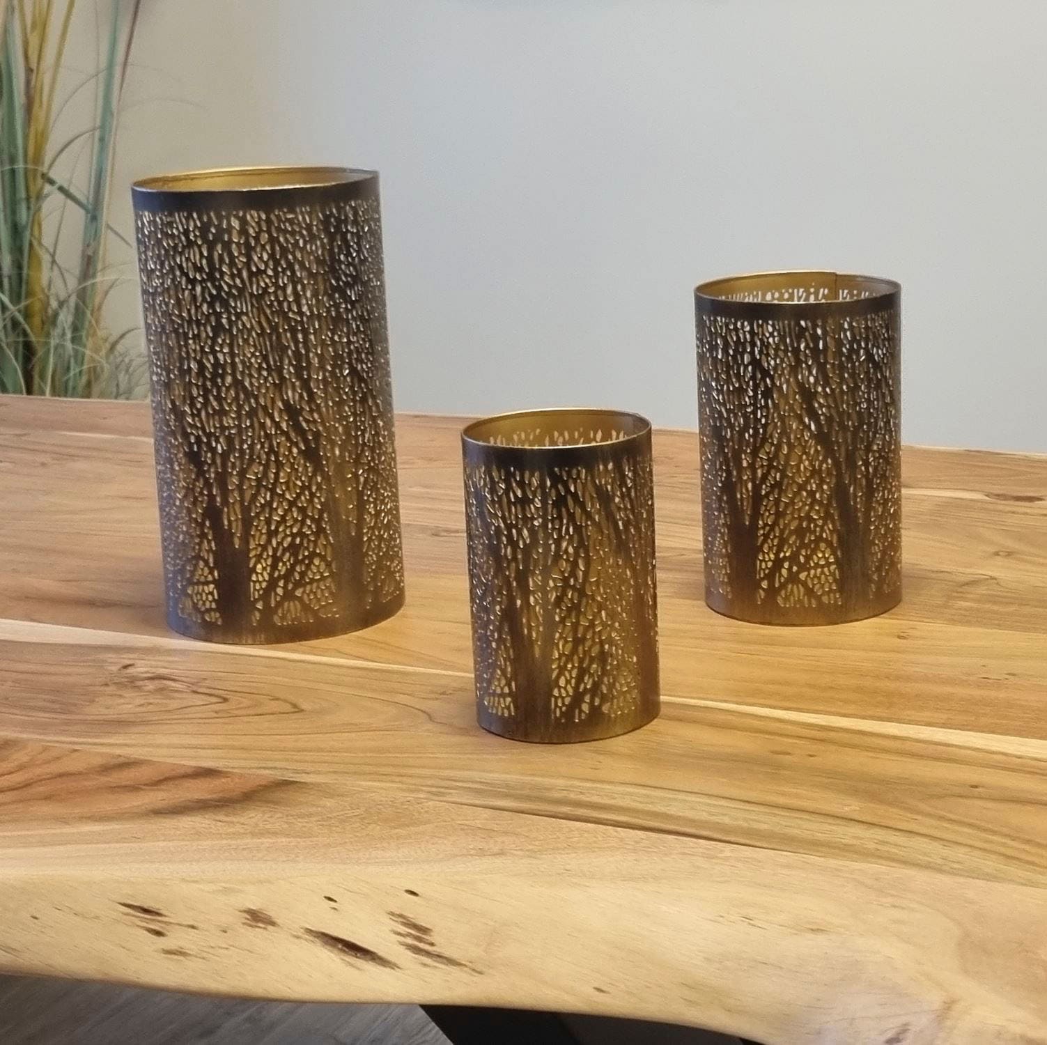 Ambiente Haus Kerzenlaterne »Stumpenkerzenhalter Walddesign, Höhe ca. 16 cm« aus pulverbeschichtetem Metall