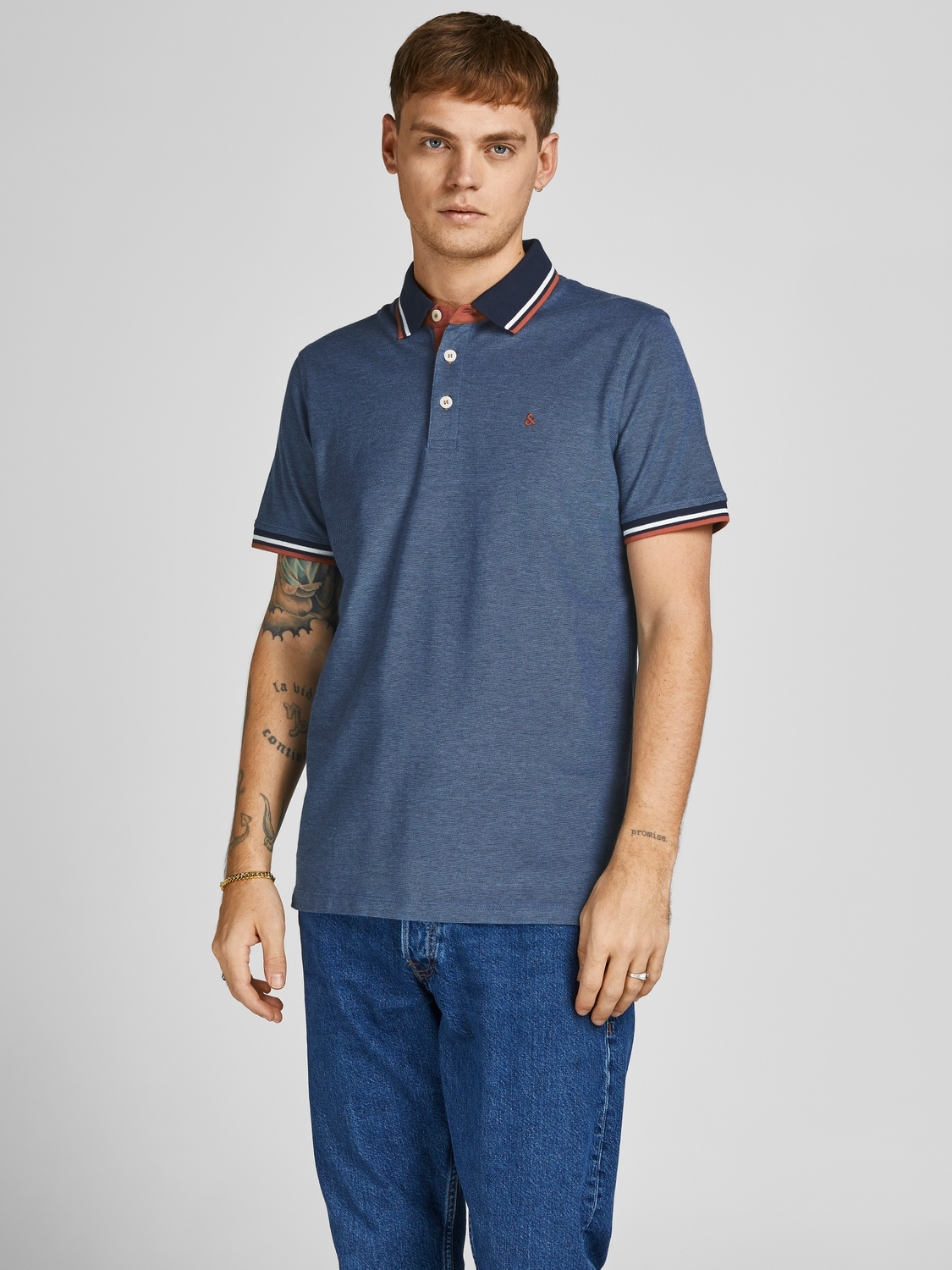 Jack & Jones Poloshirt »JJEPAULOS im Doppelpack mit Logostickerei und Komfort« Packung, 2er-Pack, 2 Stk. unifarben mit Farbeinsatz, modisch, schmal, Baumwolle, Polokragen