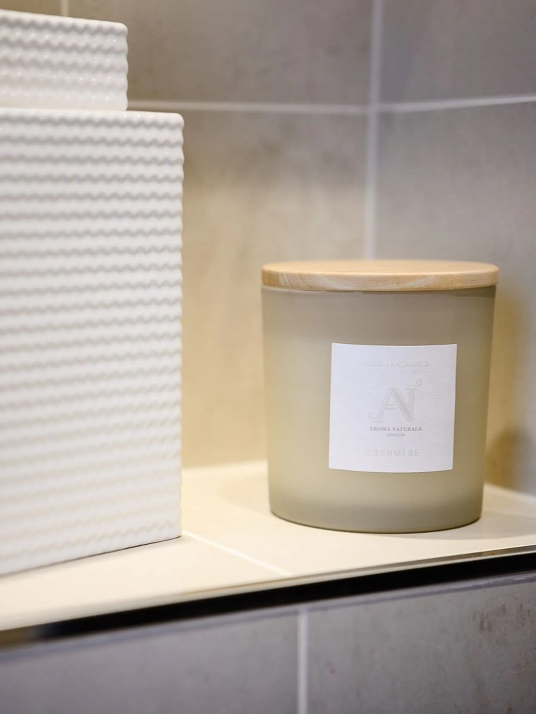 Aroma Naturals Frosted Cashmere Candle