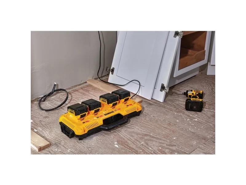 DeWALT DCB104-QW - Batterioplader - 4 x batterier lader op - 8 A - 4 output-stikforbindelser