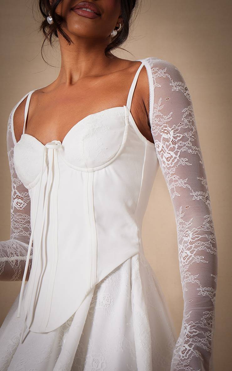 Blanc Robe Premium En Dentelle À Manches Longues Avec Détail Bonnets