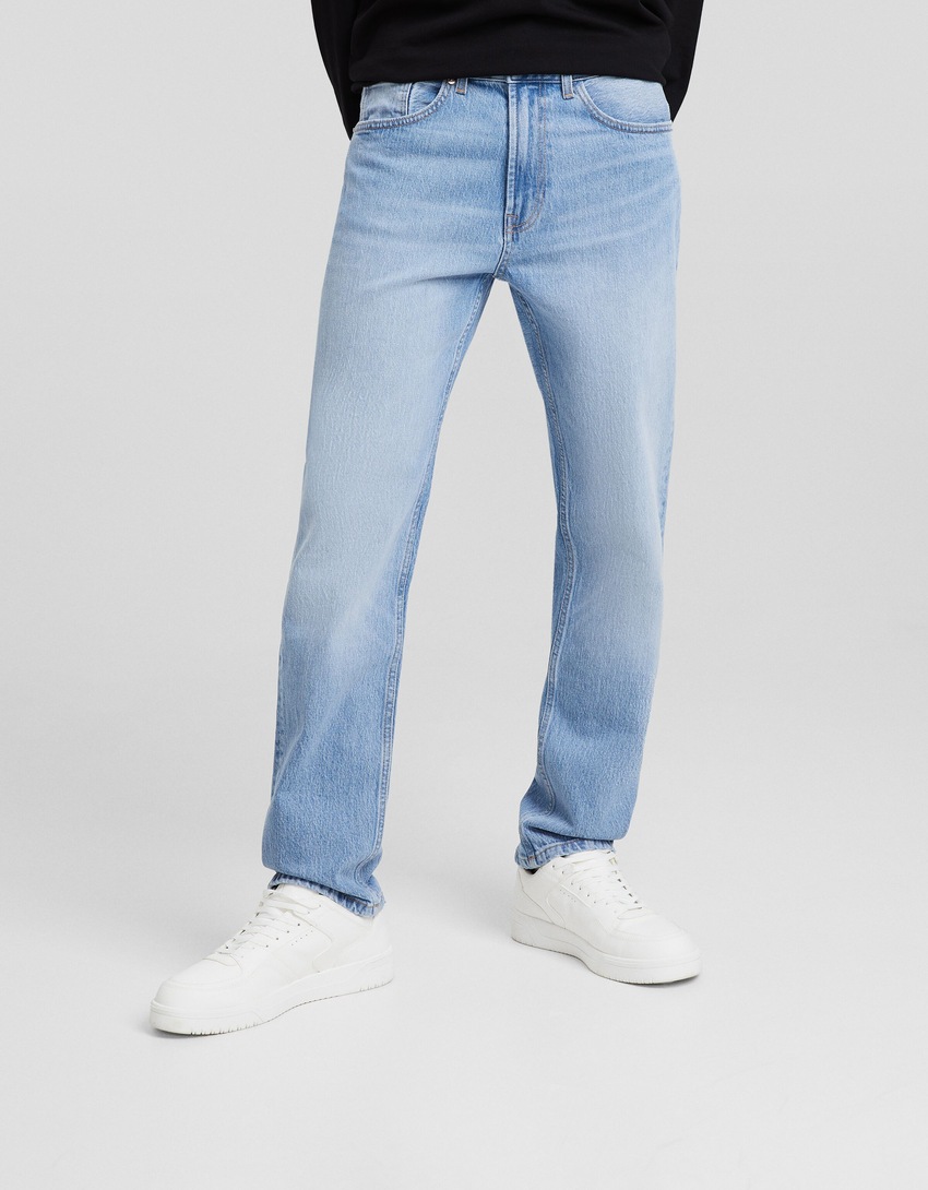 calça jeans de corte justo