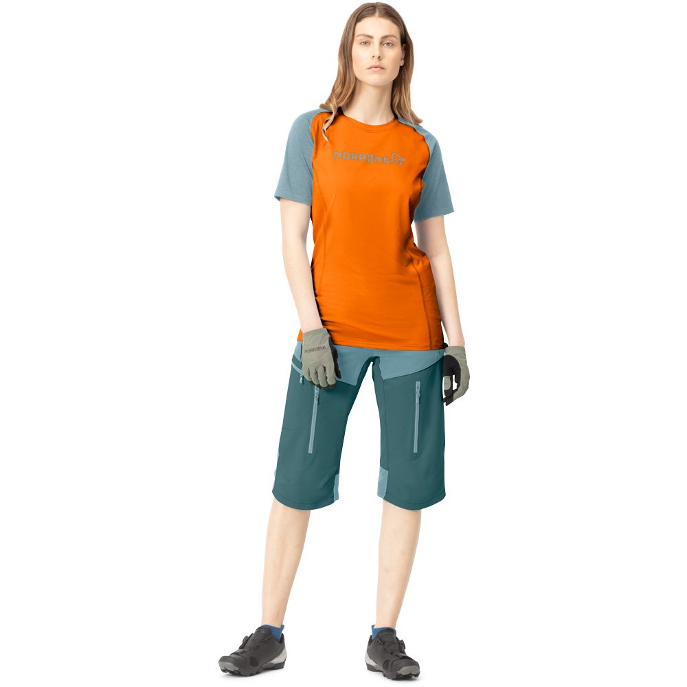 Norrona Fjørå Equaliser Lightweight T-Shirt Damen orange popsicle tourmaline