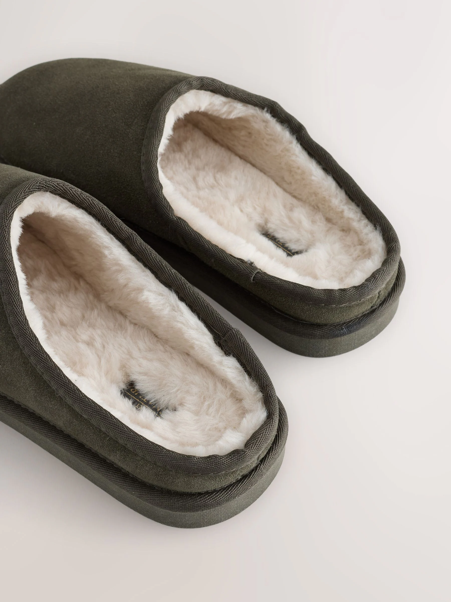 Kakigroen - Met imitatiebont gevoerde Signature suède pantoffelmuiltjes