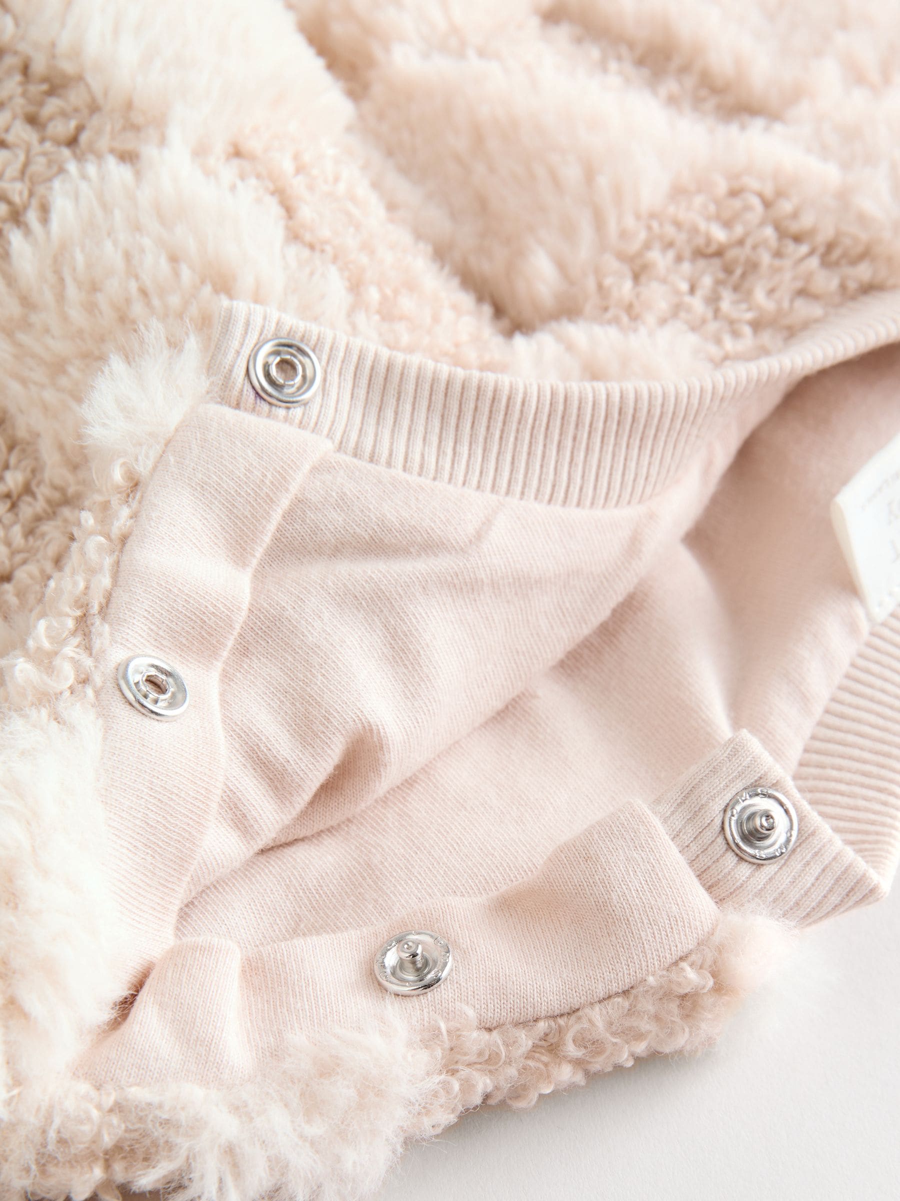 Neutraal met dambordmotief - Set van fleece top en joggingbroek voor baby's (0mnd -2jr)