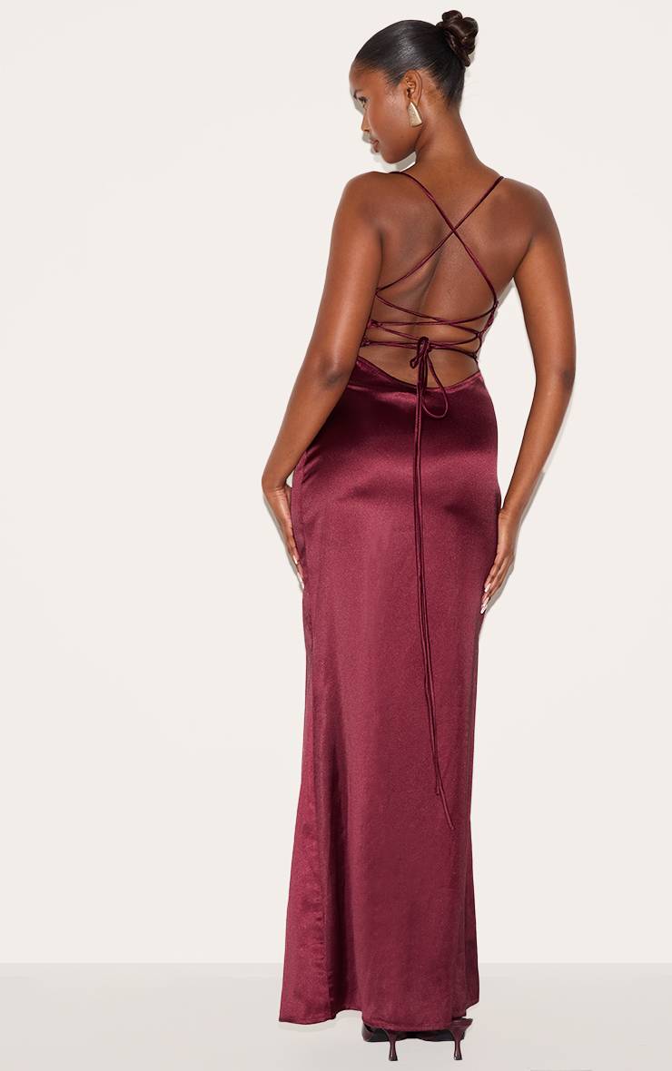 Prune Robe Longue En Satin Avec Nœud Au Dos