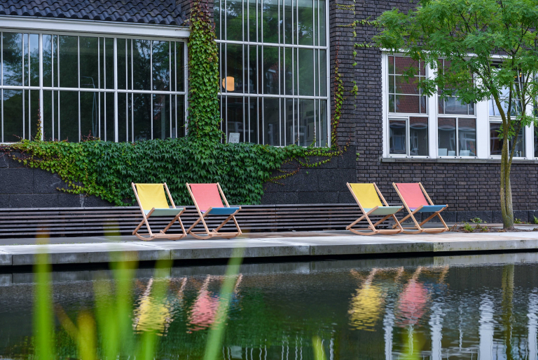 Weltevree Beach Rocker schommelstoel rood/blauw