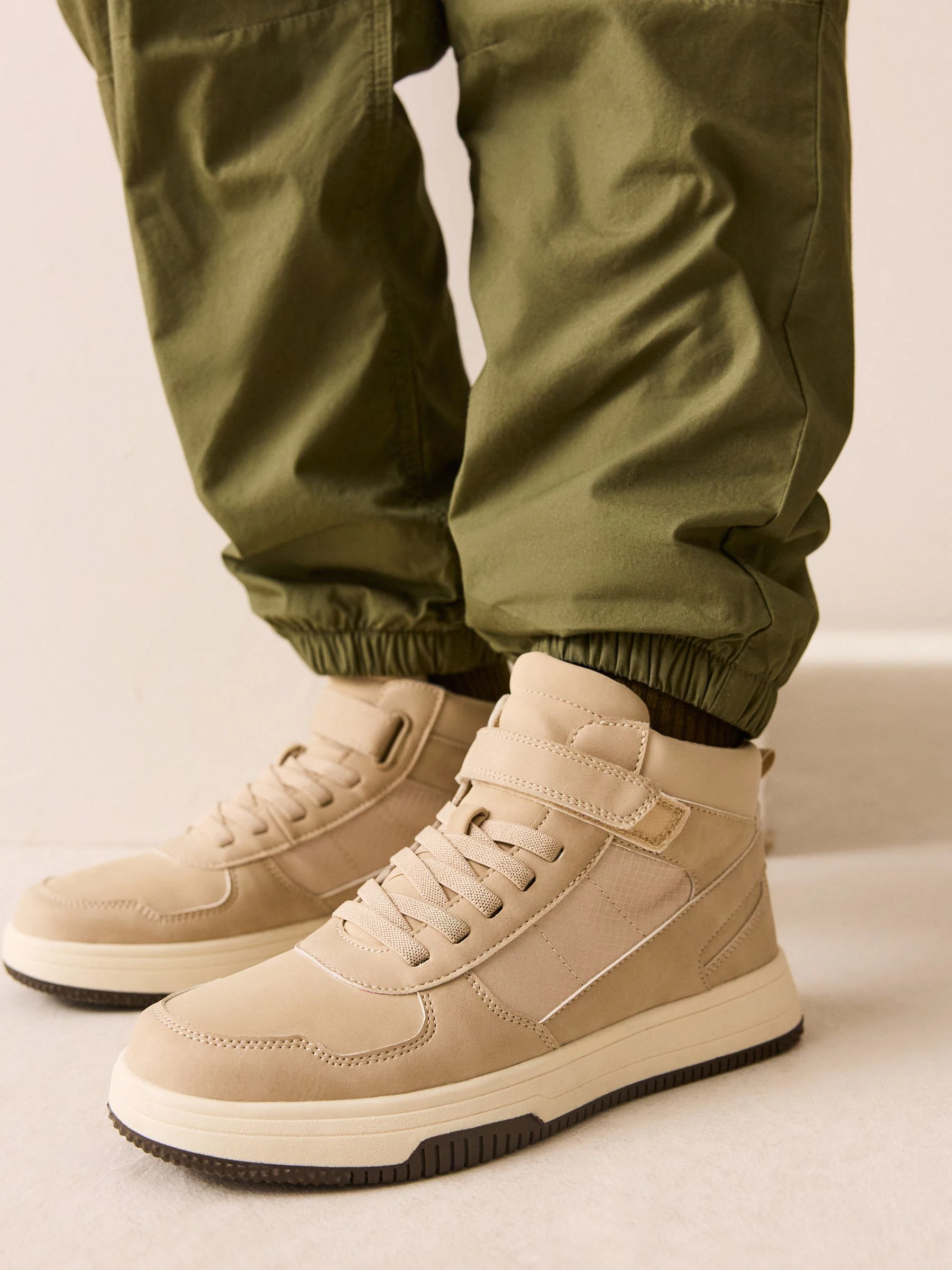Neutraal - Hoge sneakers