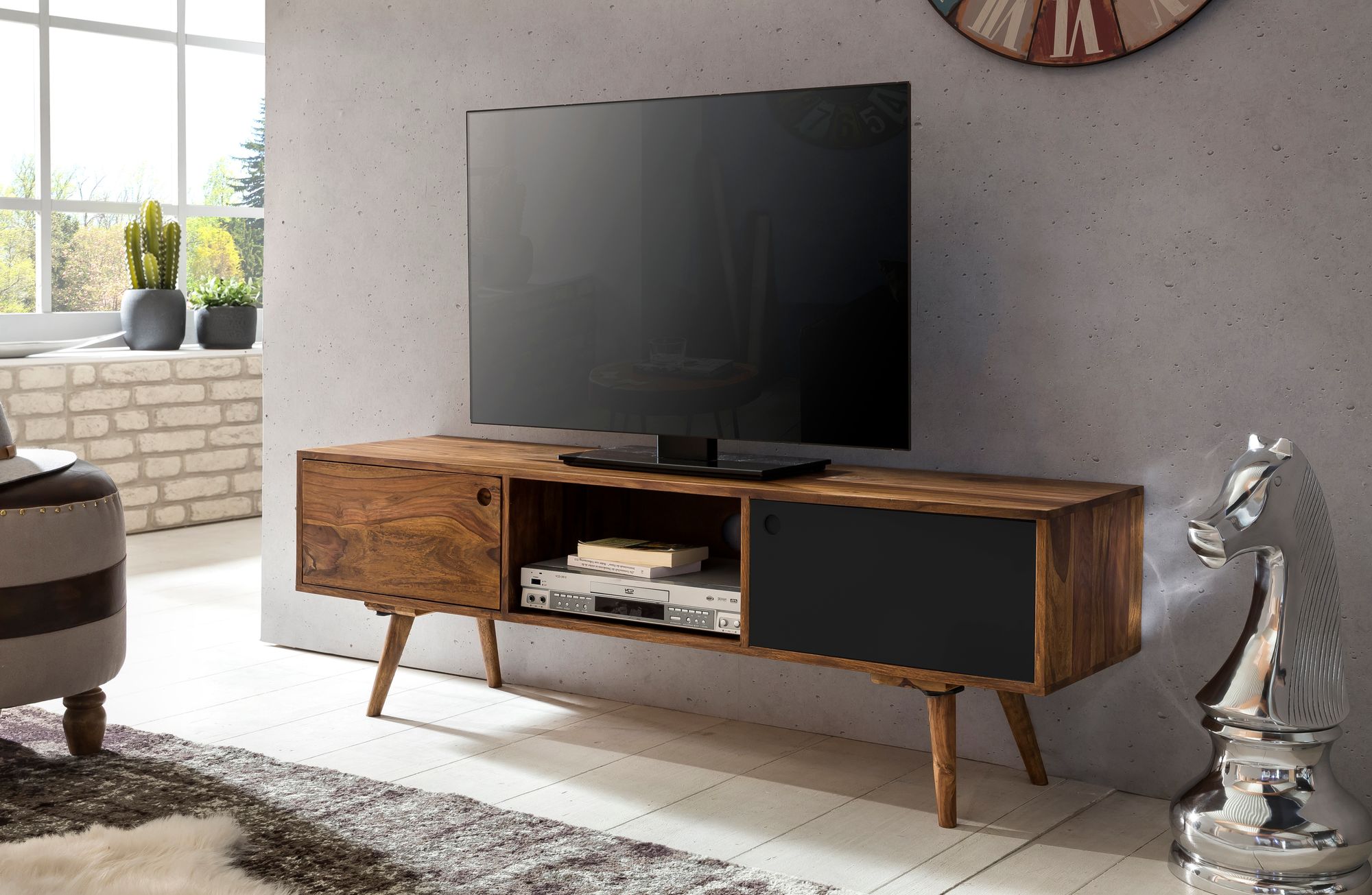 KADIMA DESIGN TV-Lowboard SAVIO: Rustikale Landhaus-Optik, Massivholz Sheesham, Viel Stauraum, Einzigartige Maserung