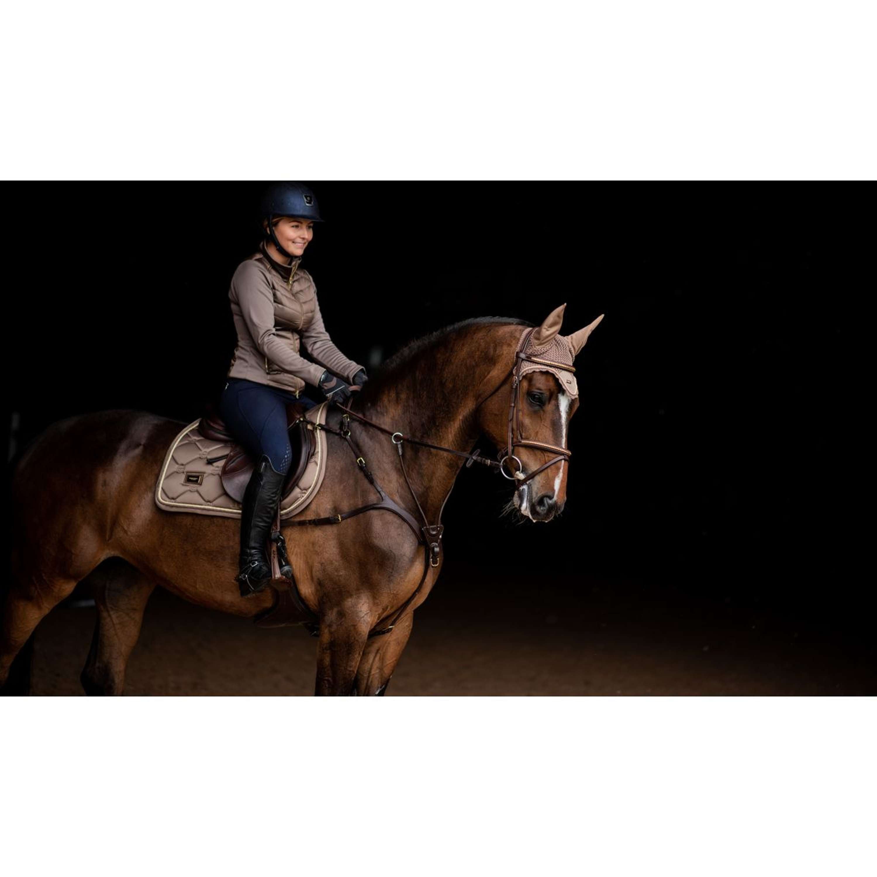 Equestrian Stockholm Zadeldekje Springen Champagne