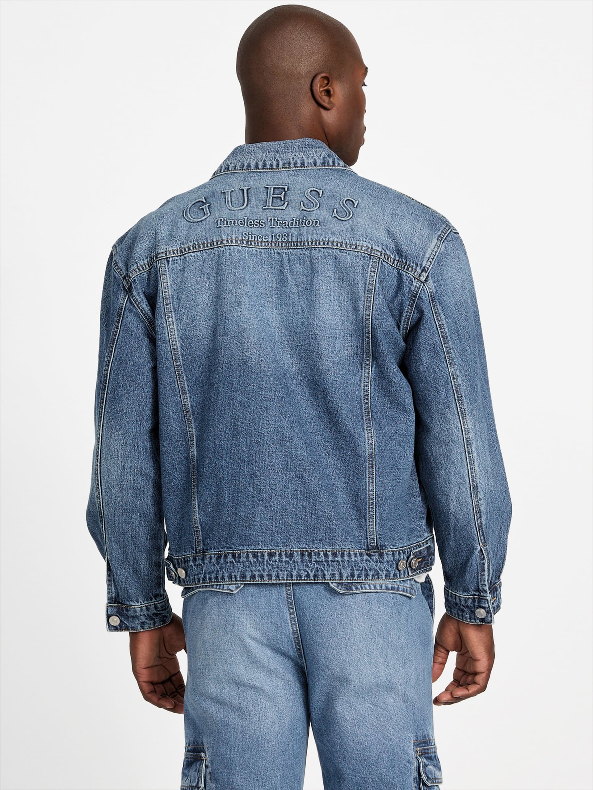 Jaqueta jeans estilo caminhoneiro com modelagem relaxada